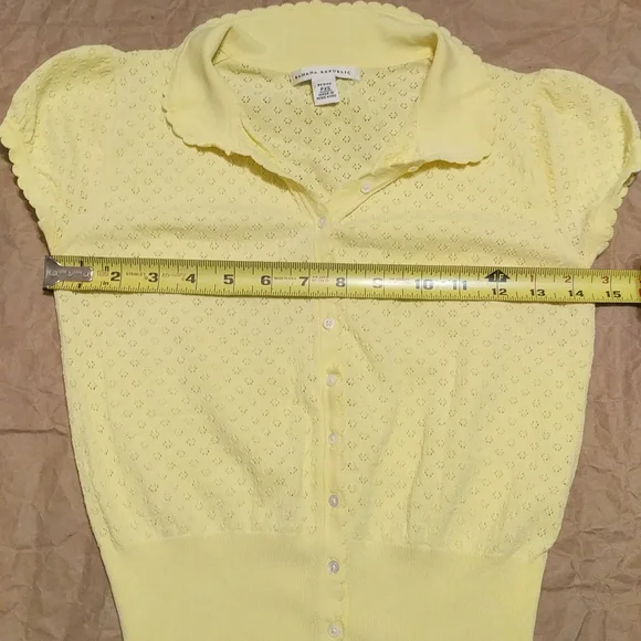 Banana Republic Petite Yellow Buttoned Blouse Size PXS - Picture 4 of 9